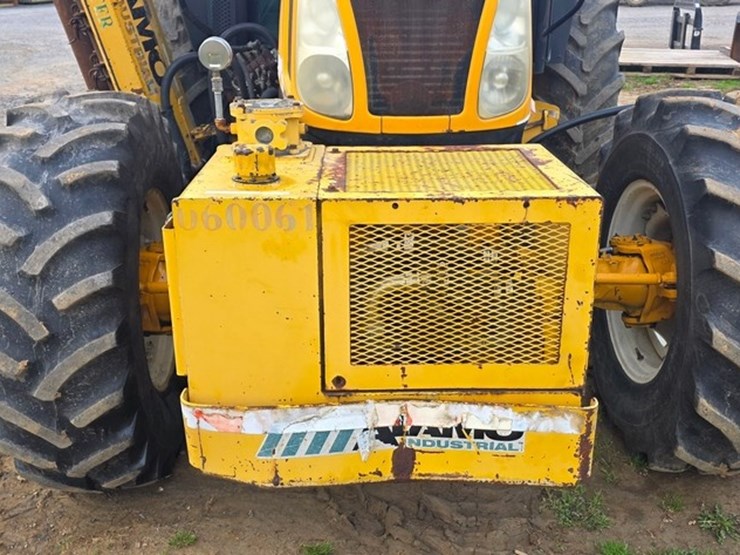 2006-new-holland-ts135a-image-51