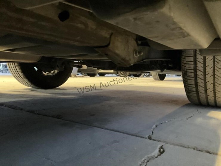 2014-chevrolet-tahoe-image-27