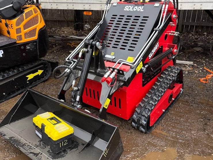 new-sdlool-co-stand-on-mini-skidloader-model-sl360t-image-1