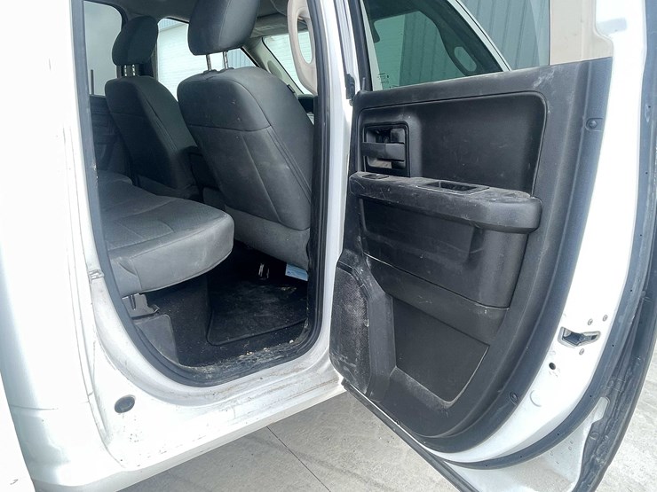 2017-dodge-1500-image-47