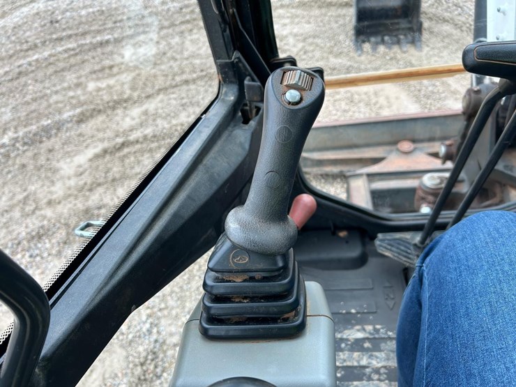 2020-bobcat-e50-image-25