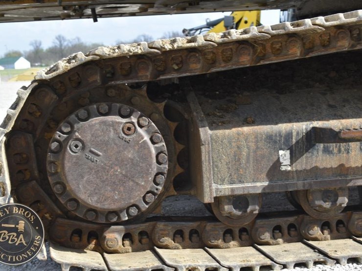 2019-caterpillar-326fl-image-40