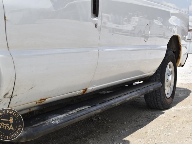 2014-ford-e250-image-9