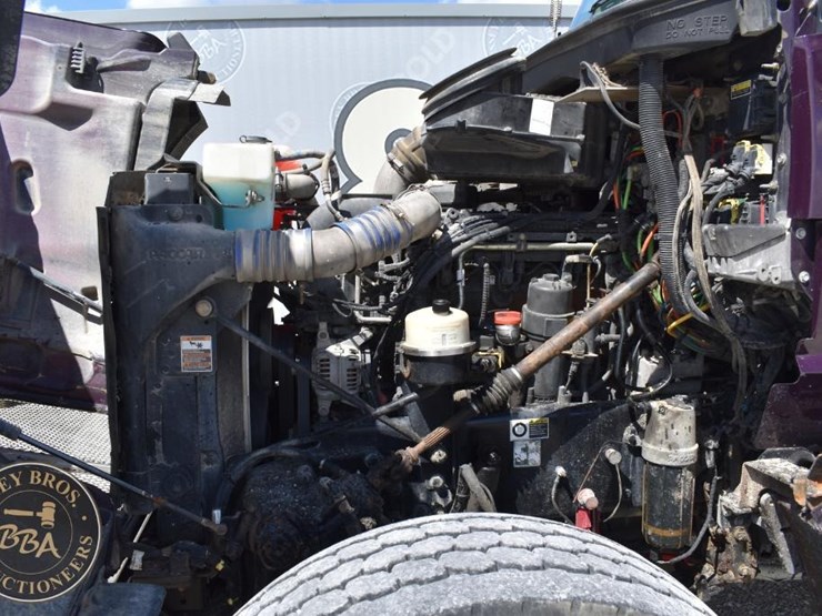 2019-kenworth-t880-image-25