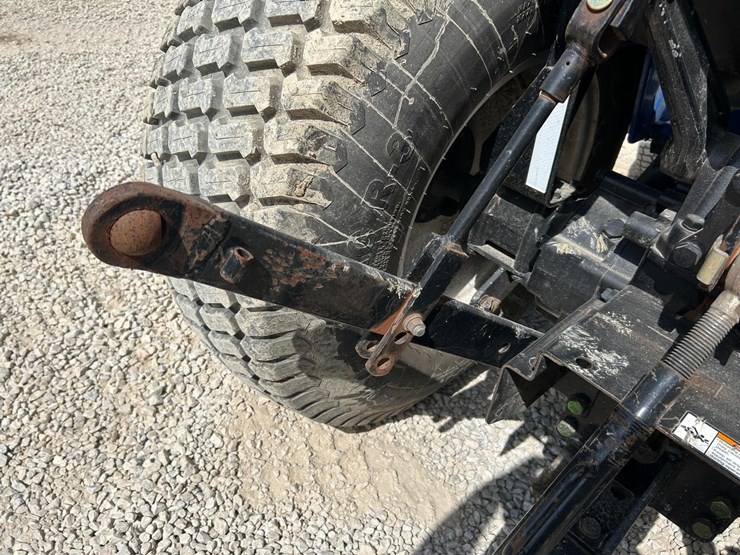 2016-new-holland-workmaster-33-image-13