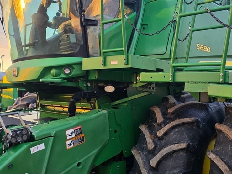 2013-john-deere-s680-image-43
