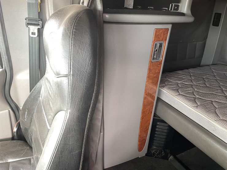 2008-peterbilt-386-image-72