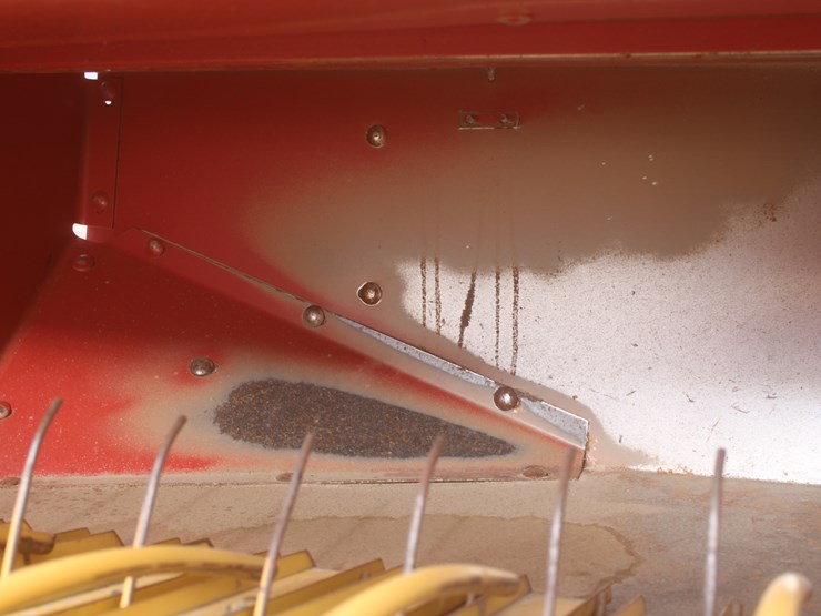 new-holland-580-image-15