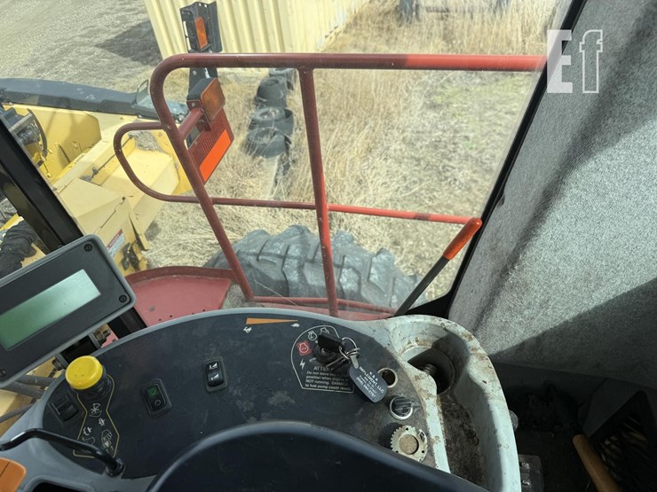 2008-new-holland-h8040-image-24