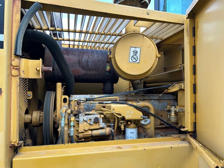 caterpillar-it28f-image-14