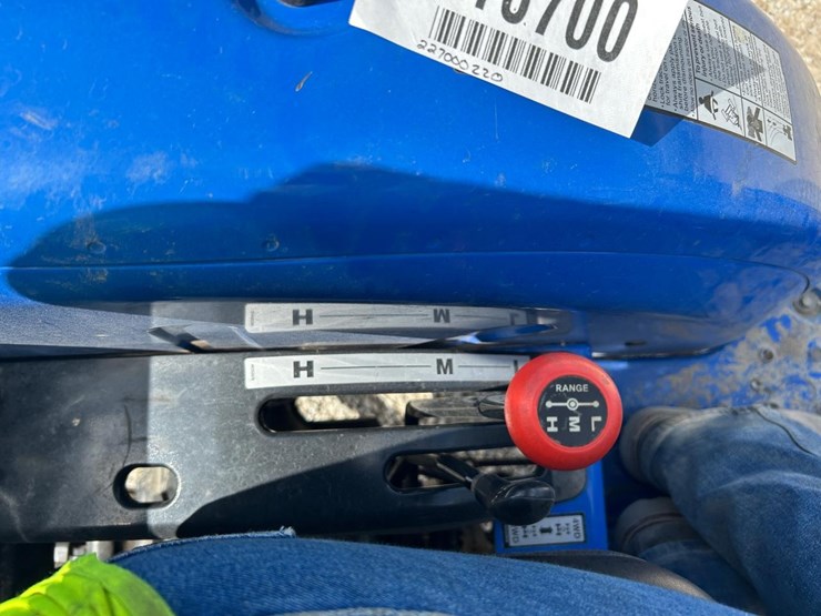 2016-new-holland-workmaster-33-image-26