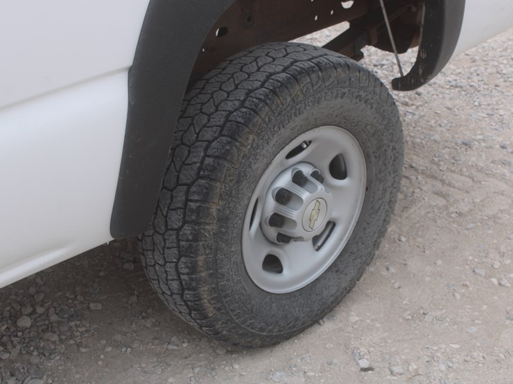 2005-chevrolet-2500-image-12