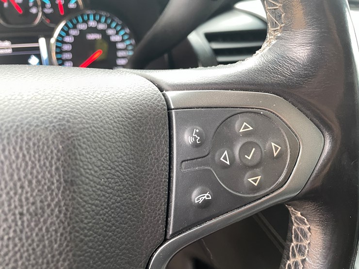 2015-chevrolet-suburban-image-80