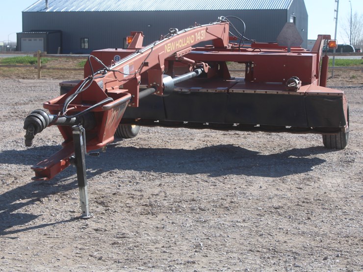 new-holland-1431-image-2