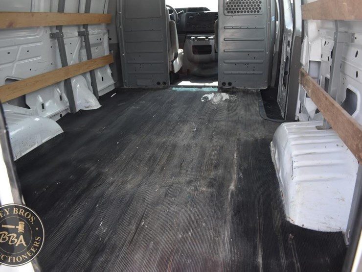 2014-ford-e250-image-19