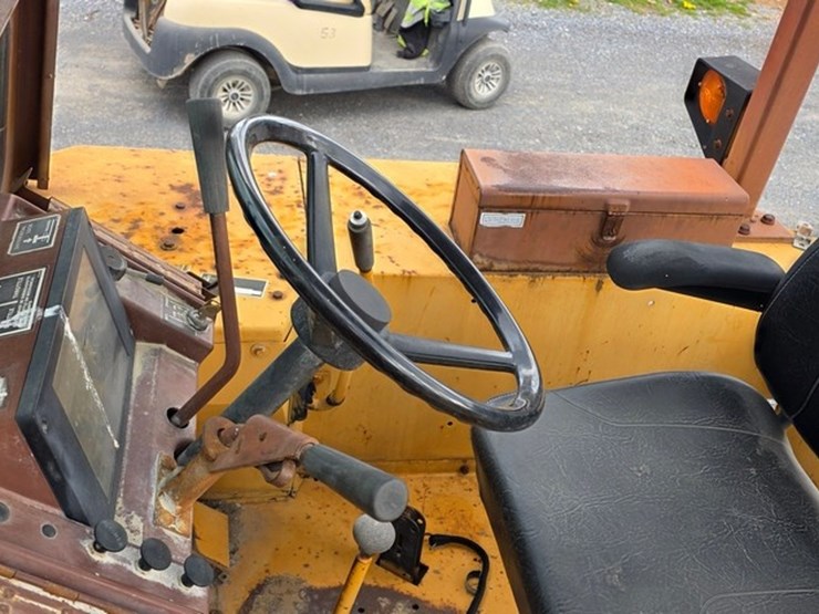 1990-case-480f-image-43