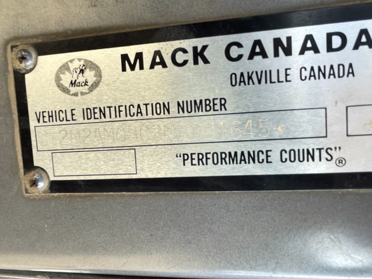 #401-•-1991-mac-rb688s-dump-truck-(has-mn-title)-image-138