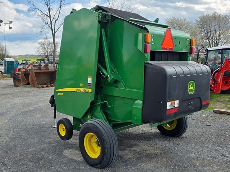 2020-john-deere-450e-image-4
