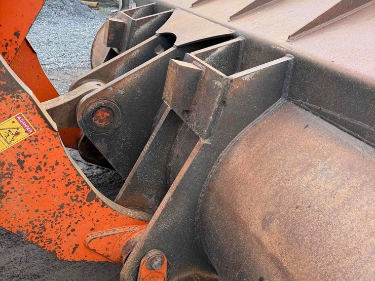 2019-hitachi-zw310-6-image-5