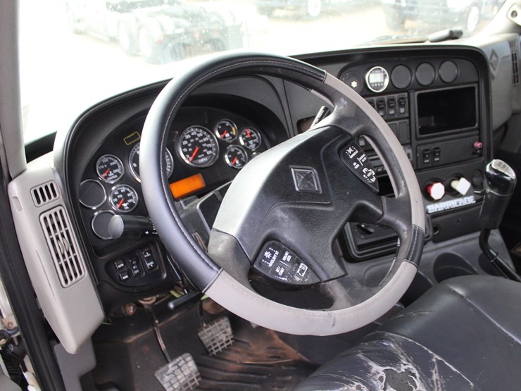 2012-international-prostar-image-7