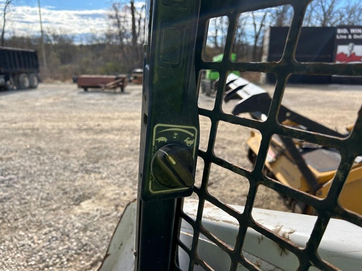 2019-bobcat-t595-image-22