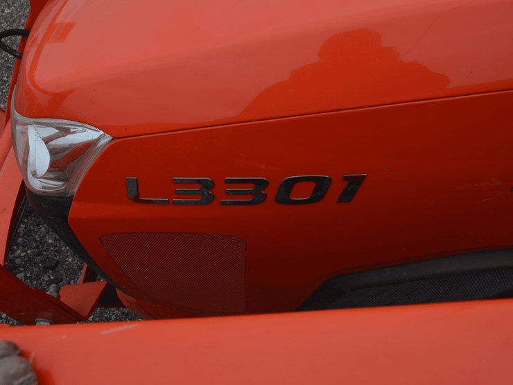 kubota-3301dt-with-la525-loader-image-8