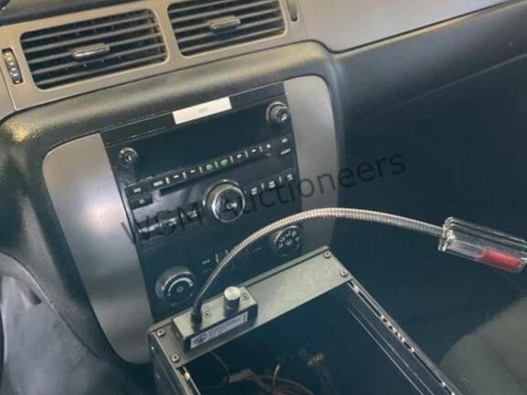 2012-chevrolet-tahoe-image-19