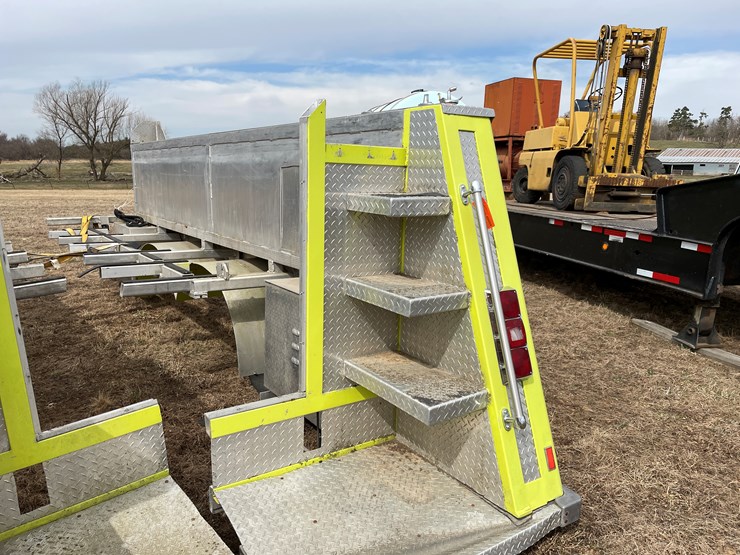 #10719-•-one-side-of-fire-truck-box-image-6