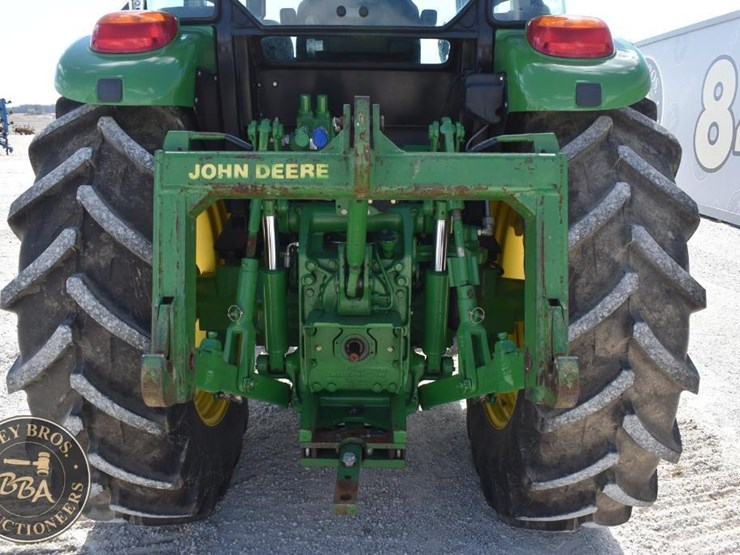 2014-john-deere-6140d-image-29