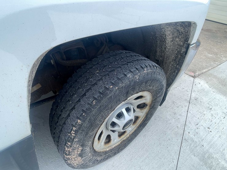 2015-chevrolet-2500-image-14