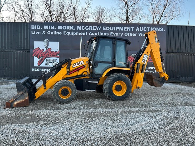 2021-jcb-3cx-image-1