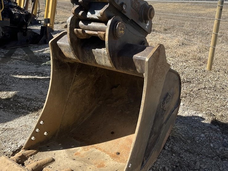 2018-komatsu-pc210-lc-11-image-33