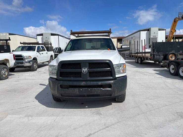 2016-dodge-2500-image-2