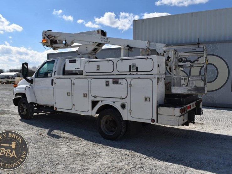 2005-gmc-topkick-image-5