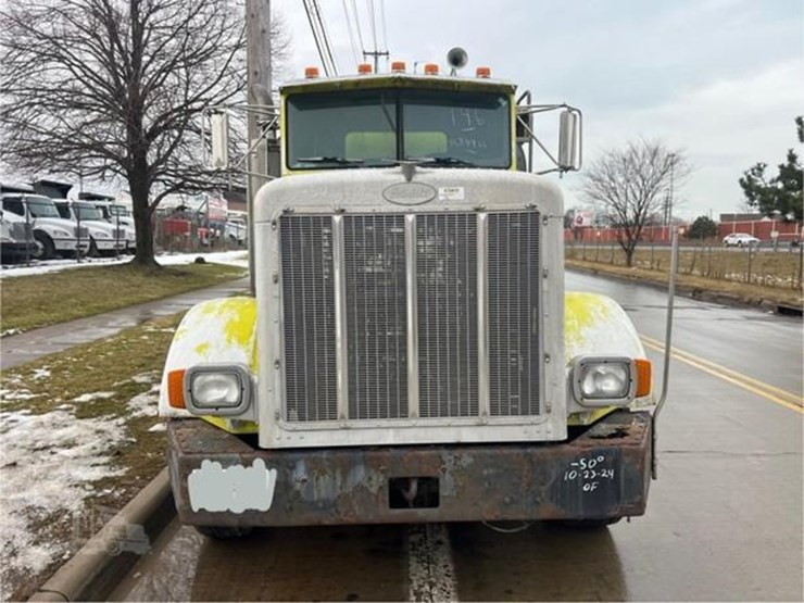 1999-peterbilt-378-image-2