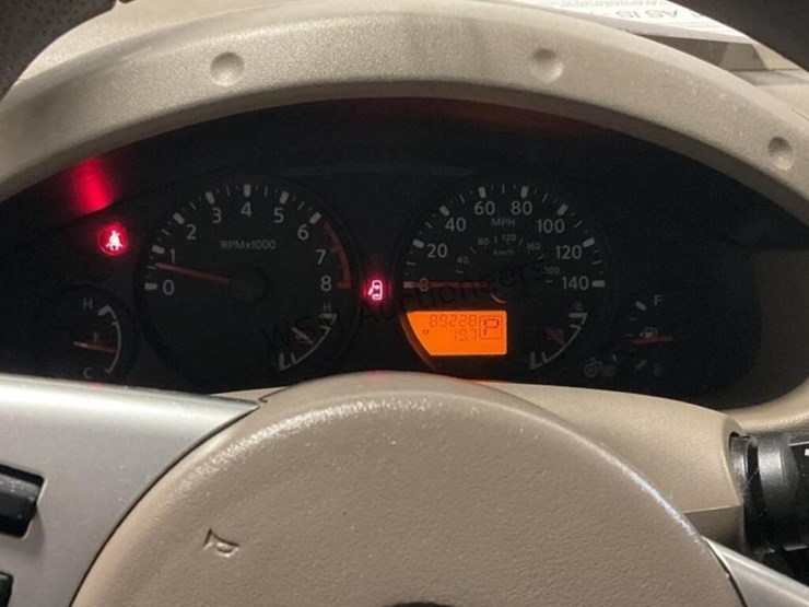 2015-nissan-frontier-image-18