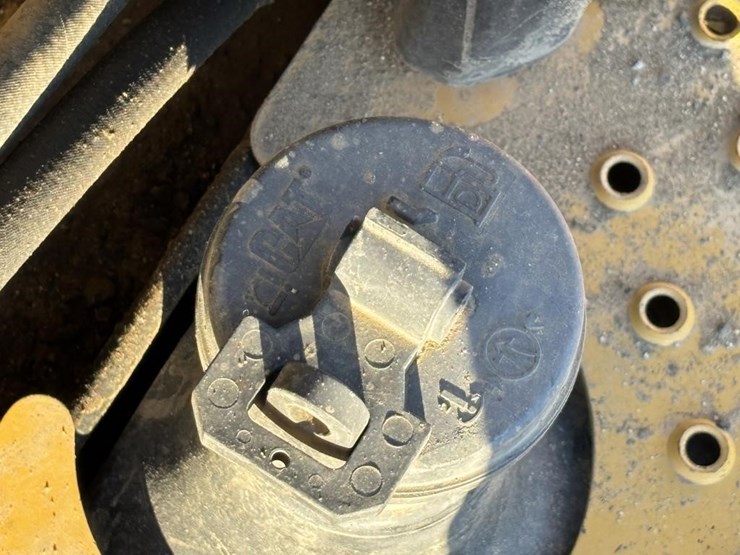 caterpillar-415f2-il-image-46