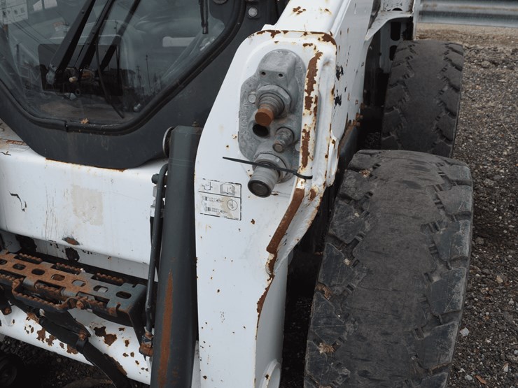 2017-bobcat-s740-image-4