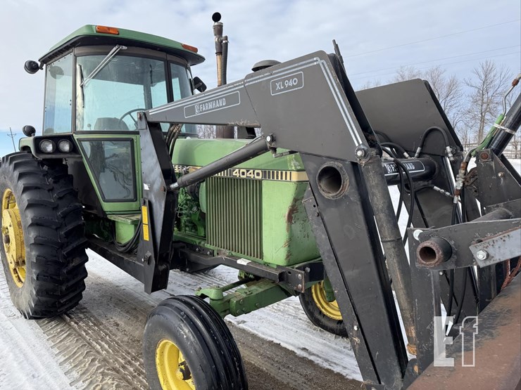 john-deere-4040-image-21