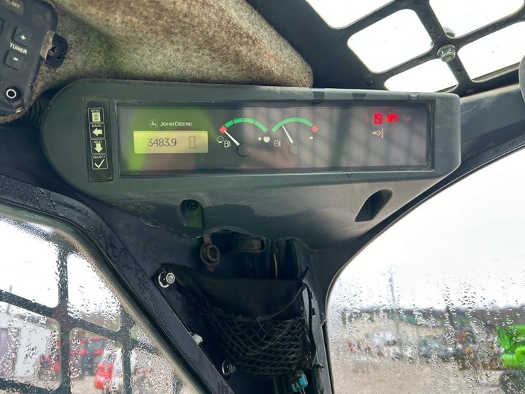 2017-deere-323e-image-23