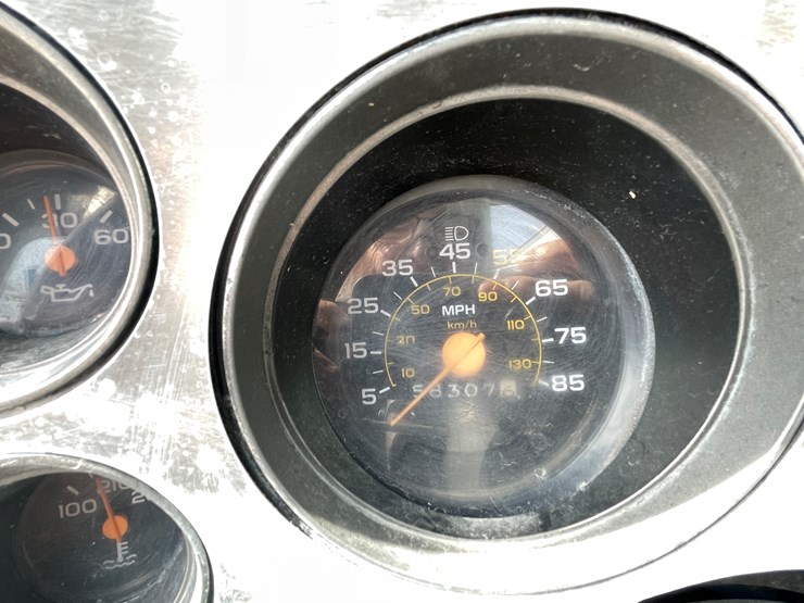 #192-•-1984-2-x-4-chevy-silverado-(has-wi-title)-image-42