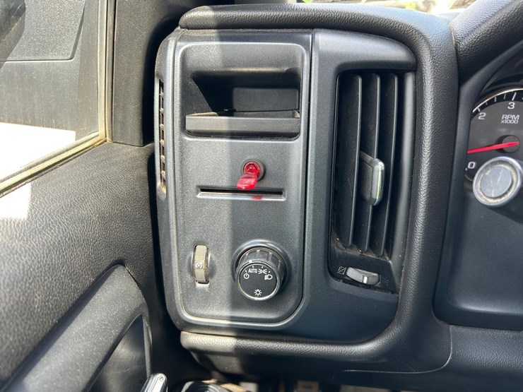 2017-gmc-sierra-1500-image-28