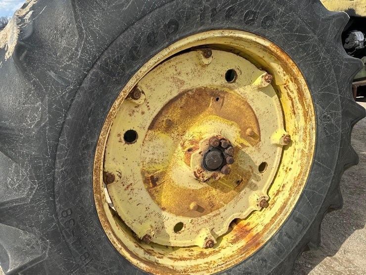 john-deere-730-image-10