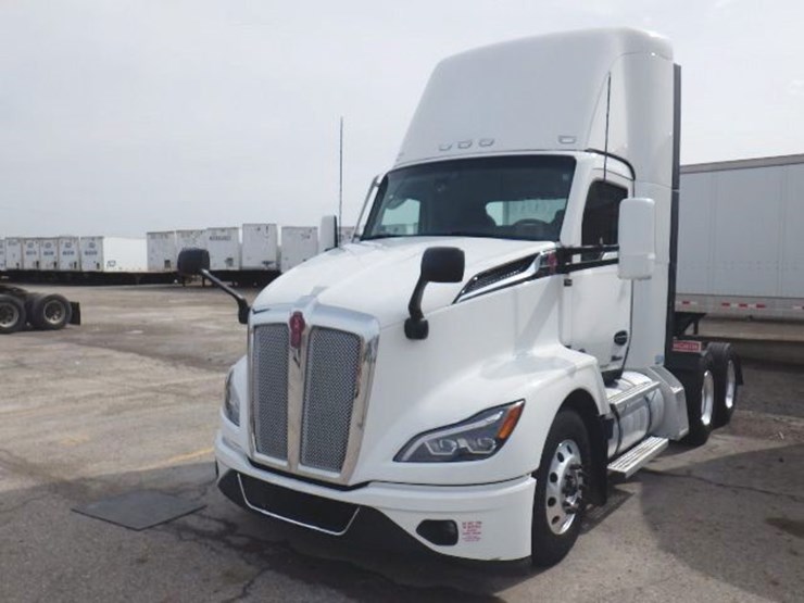 2023-kenworth-t680-image-1