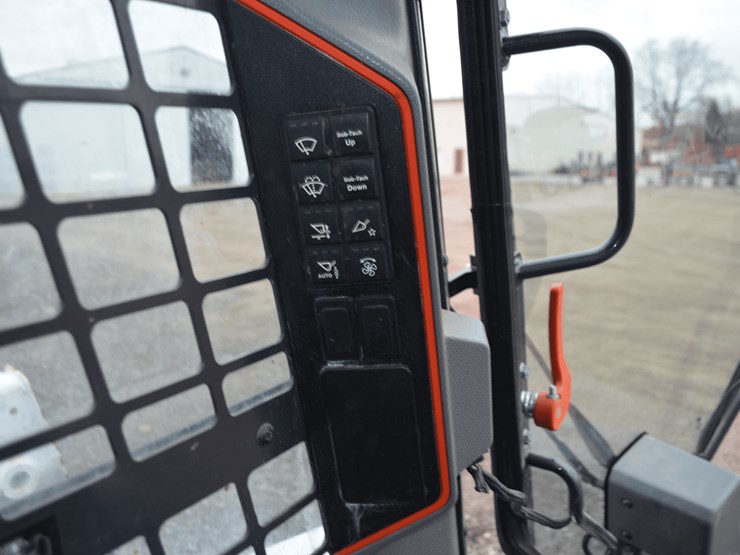 2023-bobcat-s62-image-15