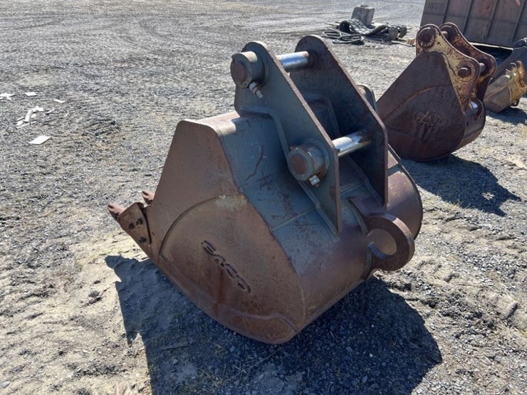 esco-44"-dig-bucket-image-2