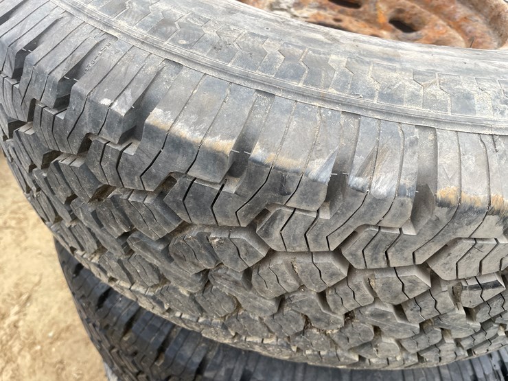 #3927-•-(6)-spare-rims-and-tires-image-10