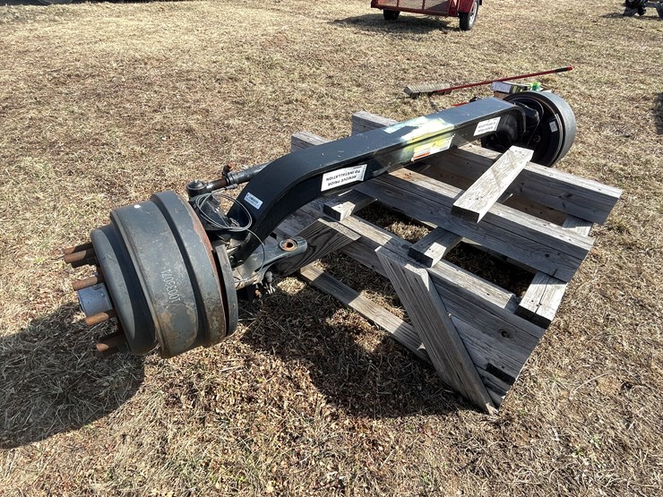 #10691-•-hendrickson-semi-truck-steer-axle-image-1