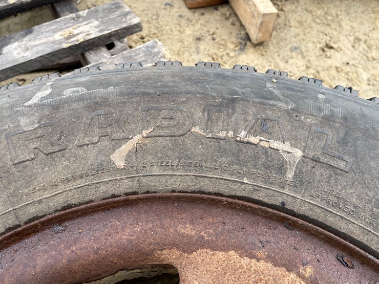 #3926-•-(6)-spare-rims-and-tires-image-9