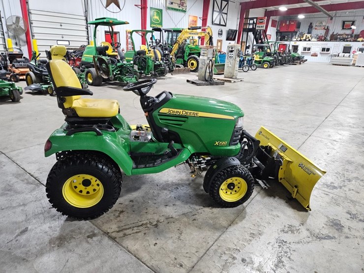 john-deere-x720-image-6